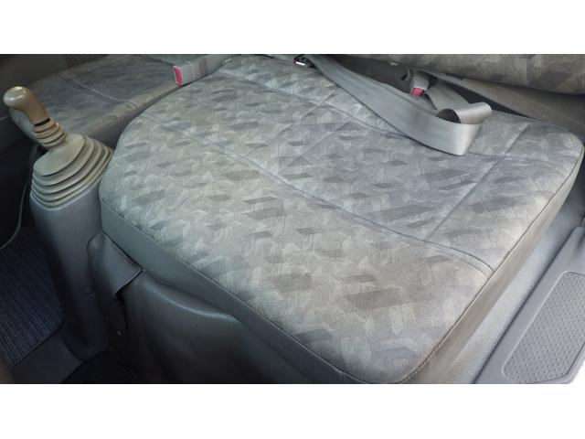 タイタンダッシュ 　低床１．３５ｔ平ボディ／積載１３５０ｋｇ／車両総重量３０２５ｋｇ／５速マニュアル／２０００ｃｃガソリンエンジン／ＥＴＣ付き／エアコン／パワステ／パワーウインドウ／仕上げ済み（76枚目）