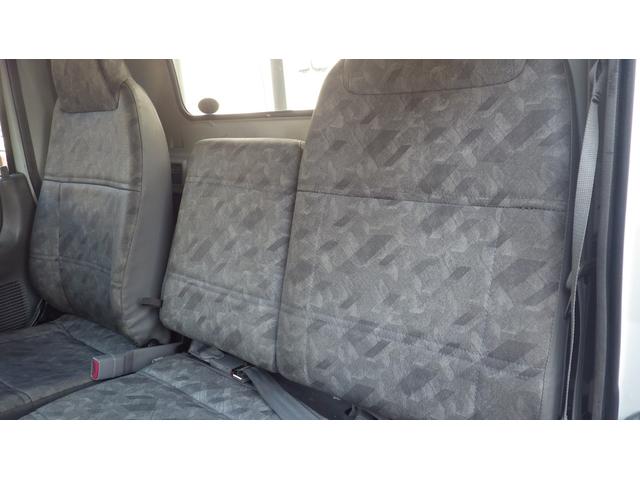 タイタンダッシュ 　低床１．３５ｔ平ボディ／積載１３５０ｋｇ／車両総重量３０２５ｋｇ／５速マニュアル／２０００ｃｃガソリンエンジン／ＥＴＣ付き／エアコン／パワステ／パワーウインドウ／仕上げ済み（77枚目）