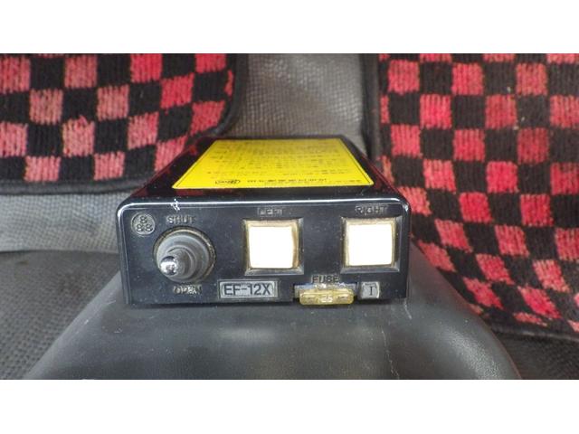 エルフトラック 強化ダンプ 高床4t深ダンプ/積載3500kg/電動コボレーン付/6速マニュアル/6MT/スス焼きなし/エアコン/パワステ/パワーウインドウ/仕上げ済み(68枚目)