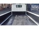 　高床２ｔ平ボディ／積載２０００ｋｇ／荷台木板張り／６速ＡＴ／ＭＴモード付オートマ／車線はみだし警告／レーダーブレーキ／エアコン／パワステ／パワーウインドウ／ＥＴＣ／ナビ／仕上げ済み（18枚目）
