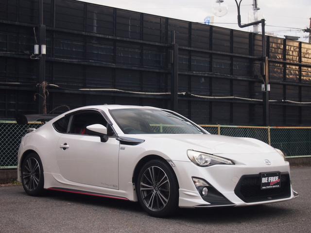 ８６ ＧＴリミテッド　ＴＲＤエアロ・ＴＲＤ車高調・６速ミッション・１年保証（3枚目）