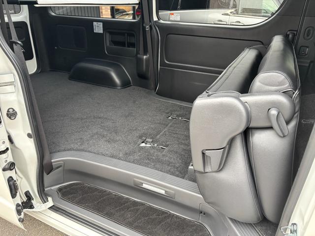 ハイエースバン スーパーGL ダークプライムII 禁煙 モデリスタフルエアロ ESSEX18AW ローダウン オーバーフェンダー リヤスポ シルクブレイズフェンダーミラー 社外LEDテール 革調シートカバー LEDヘッド アルパインナビ フルセグTV(18枚目)