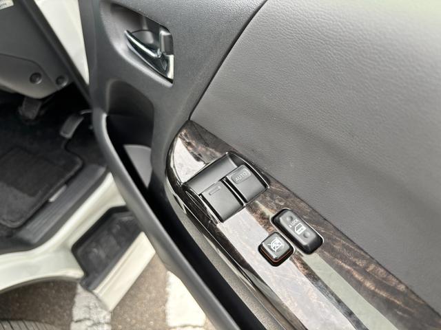 ハイエースバン スーパーGL ダークプライムII 禁煙 モデリスタフルエアロ ESSEX18AW ローダウン オーバーフェンダー リヤスポ シルクブレイズフェンダーミラー 社外LEDテール 革調シートカバー LEDヘッド アルパインナビ フルセグTV(33枚目)