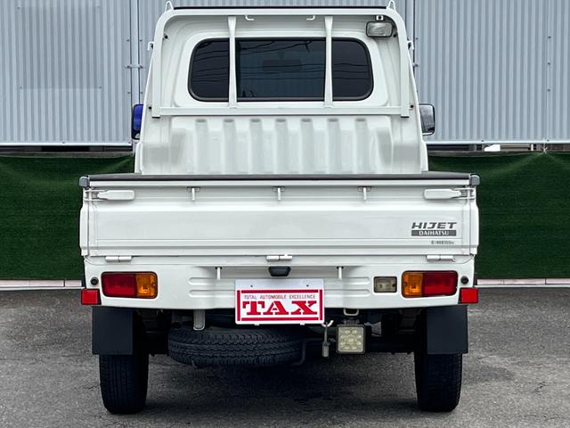 エアコン・パワステスペシャルVS ワンオーナー 禁煙車 4WD 5MT 三方開 カロッツェリアHDDナビ フルセグTV bluetoothオーディオ 荷台大型作業灯 純正荷台マット 社外LEDヘッドライト ヘッドライトレベライザー(5枚目)