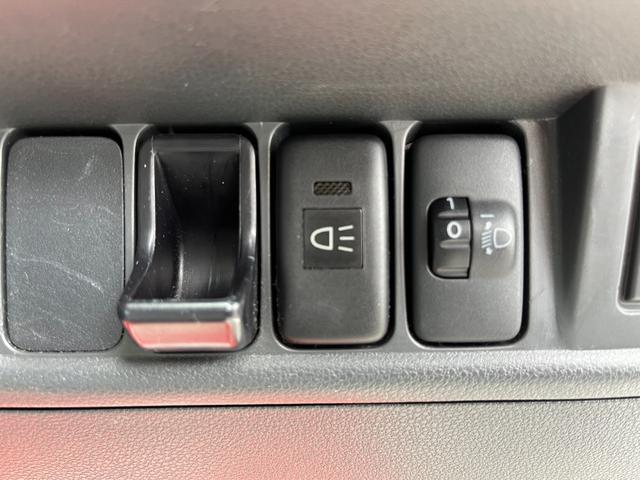 エアコン・パワステスペシャルVS ワンオーナー 禁煙車 4WD 5MT 三方開 カロッツェリアHDDナビ フルセグTV bluetoothオーディオ 荷台大型作業灯 純正荷台マット 社外LEDヘッドライト ヘッドライトレベライザー(19枚目)