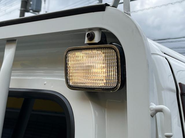 エアコン・パワステスペシャルVS ワンオーナー 禁煙車 4WD 5MT 三方開 カロッツェリアHDDナビ フルセグTV bluetoothオーディオ 荷台大型作業灯 純正荷台マット 社外LEDヘッドライト ヘッドライトレベライザー(33枚目)