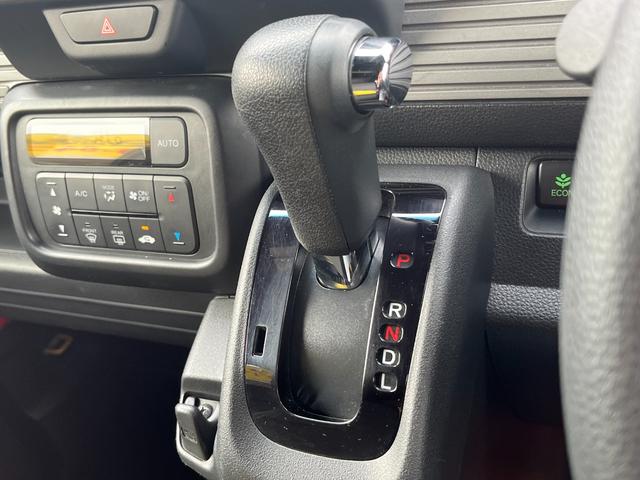 ファン・ターボホンダセンシング 禁煙 ターボ 純正8型プレミアムナビ バックカメラ LEDヘッド ETC LEDフォグ スマートキー ホンダセンシング レーダークルーズ Bluetoothオーディオ フルセグTV アームレスト(16枚目)