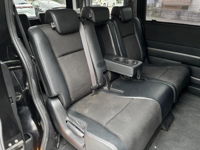 ステップワゴンスパーダ Ｚ　クールスピリット　禁煙車　８人乗　両側パワスラ　純正ＨＤＤナビ　フルセグＴＶ　バックカメラ　ＥＴＣ　パドルシフト　クルコン　ハーフレザー　シートリフター　後席サンシェード　ＨＩＤヘッドライト　スマートキー　純正１７ＡＷ（10枚目）