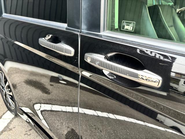 ステップワゴンスパーダ Ｚ　クールスピリット　禁煙車　８人乗　両側パワスラ　純正ＨＤＤナビ　フルセグＴＶ　バックカメラ　ＥＴＣ　パドルシフト　クルコン　ハーフレザー　シートリフター　後席サンシェード　ＨＩＤヘッドライト　スマートキー　純正１７ＡＷ（52枚目）