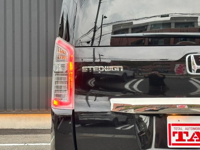 ステップワゴンスパーダ Ｚ　クールスピリット　禁煙車　８人乗　両側パワスラ　純正ＨＤＤナビ　フルセグＴＶ　バックカメラ　ＥＴＣ　パドルシフト　クルコン　ハーフレザー　シートリフター　後席サンシェード　ＨＩＤヘッドライト　スマートキー　純正１７ＡＷ（56枚目）
