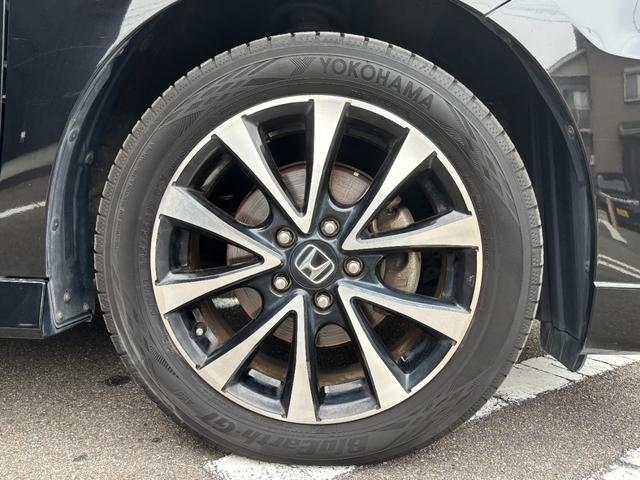 ステップワゴンスパーダ Ｚ　クールスピリット　禁煙車　８人乗　両側パワスラ　純正ＨＤＤナビ　フルセグＴＶ　バックカメラ　ＥＴＣ　パドルシフト　クルコン　ハーフレザー　シートリフター　後席サンシェード　ＨＩＤヘッドライト　スマートキー　純正１７ＡＷ（58枚目）