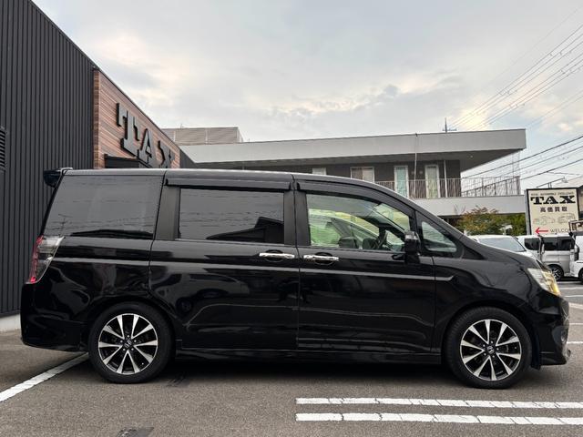 ステップワゴンスパーダ Ｚ　クールスピリット　禁煙車　８人乗　両側パワスラ　純正ＨＤＤナビ　フルセグＴＶ　バックカメラ　ＥＴＣ　パドルシフト　クルコン　ハーフレザー　シートリフター　後席サンシェード　ＨＩＤヘッドライト　スマートキー　純正１７ＡＷ（61枚目）