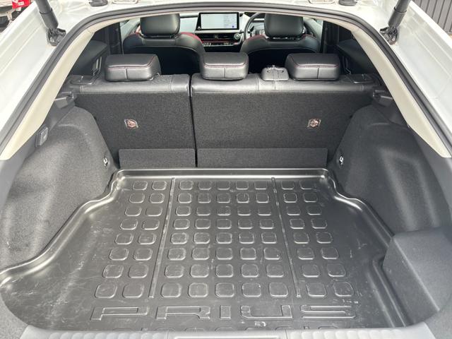 プリウス Ｚ　１オーナー　禁煙車　モデリスタフルエアロ　パノラマルーフ　デジタルＭ（ドラレコ機能）　レッド加飾フル合皮　チームメイト　１２．３型ＤＡナビ　パノラミックビューＭ　ＢＳＭ　レーダークルコン　Ｐバックドア（46枚目）