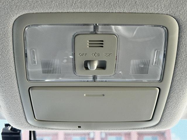 ヴォクシー ZS 煌III 禁煙 両側パワスラ 純正HDDナビ フルセグ BT音楽 ステリモ バックカメラ ETC 純正リモートスターター 前後ドラレコ パドルシフト 革調シートカバー HID フォグ スマートキー 純正16AW(22枚目)