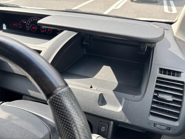 ヴォクシー ZS 煌III 禁煙 両側パワスラ 純正HDDナビ フルセグ BT音楽 ステリモ バックカメラ ETC 純正リモートスターター 前後ドラレコ パドルシフト 革調シートカバー HID フォグ スマートキー 純正16AW(25枚目)