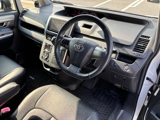 ヴォクシー ZS 煌III 禁煙 両側パワスラ 純正HDDナビ フルセグ BT音楽 ステリモ バックカメラ ETC 純正リモートスターター 前後ドラレコ パドルシフト 革調シートカバー HID フォグ スマートキー 純正16AW(37枚目)