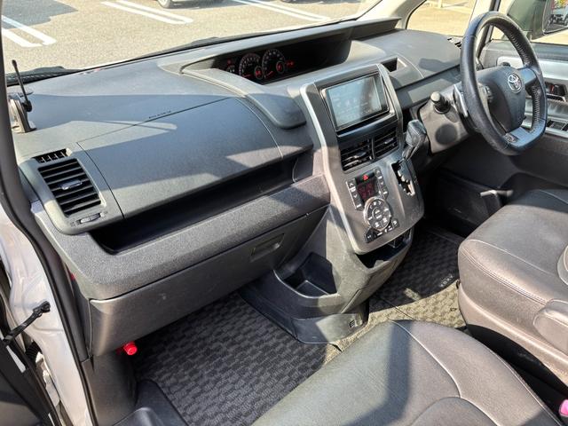 ヴォクシー ZS 煌III 禁煙 両側パワスラ 純正HDDナビ フルセグ BT音楽 ステリモ バックカメラ ETC 純正リモートスターター 前後ドラレコ パドルシフト 革調シートカバー HID フォグ スマートキー 純正16AW(38枚目)