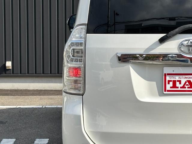 ヴォクシー ZS 煌III 禁煙 両側パワスラ 純正HDDナビ フルセグ BT音楽 ステリモ バックカメラ ETC 純正リモートスターター 前後ドラレコ パドルシフト 革調シートカバー HID フォグ スマートキー 純正16AW(54枚目)