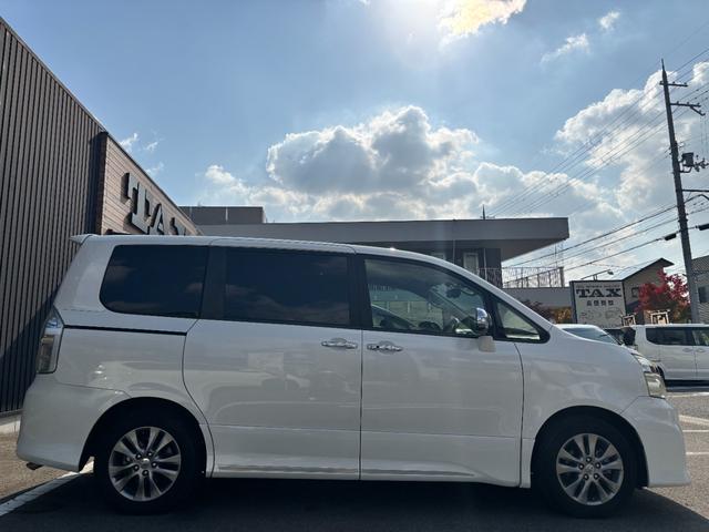 ヴォクシー ZS 煌III 禁煙 両側パワスラ 純正HDDナビ フルセグ BT音楽 ステリモ バックカメラ ETC 純正リモートスターター 前後ドラレコ パドルシフト 革調シートカバー HID フォグ スマートキー 純正16AW(57枚目)