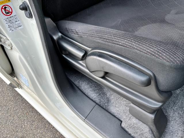 Ｎ－ＯＮＥ プレミアム　ツアラー・Ｌパッケージ　禁煙車　ターボ　純正ＤＡ　ＨＤＭＩ・ＵＳＢ端子　Ｒカメラ　クルコン　ＥＴＣ　ＨＩＤ　Ｆｒフォグ　オートライト　スマートキー　プッシュスタート　革巻Ｈ　電格ミラー　純正マット・バイザー　純正１５ＡＷ（10枚目）