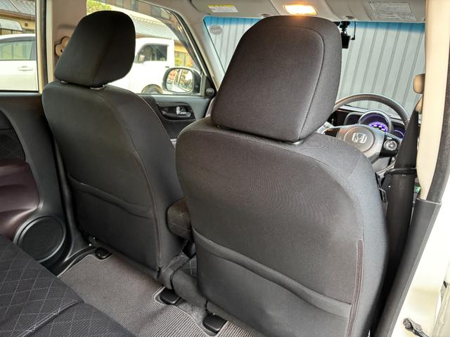 Ｎ－ＯＮＥ プレミアム　ツアラー・Ｌパッケージ　禁煙車　ターボ　純正ＤＡ　ＨＤＭＩ・ＵＳＢ端子　Ｒカメラ　クルコン　ＥＴＣ　ＨＩＤ　Ｆｒフォグ　オートライト　スマートキー　プッシュスタート　革巻Ｈ　電格ミラー　純正マット・バイザー　純正１５ＡＷ（13枚目）