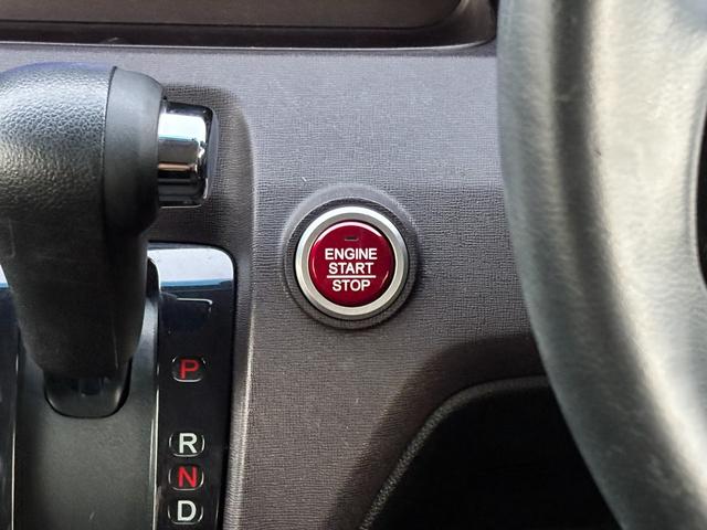 Ｎ－ＯＮＥ プレミアム　ツアラー・Ｌパッケージ　禁煙車　ターボ　純正ＤＡ　ＨＤＭＩ・ＵＳＢ端子　Ｒカメラ　クルコン　ＥＴＣ　ＨＩＤ　Ｆｒフォグ　オートライト　スマートキー　プッシュスタート　革巻Ｈ　電格ミラー　純正マット・バイザー　純正１５ＡＷ（22枚目）