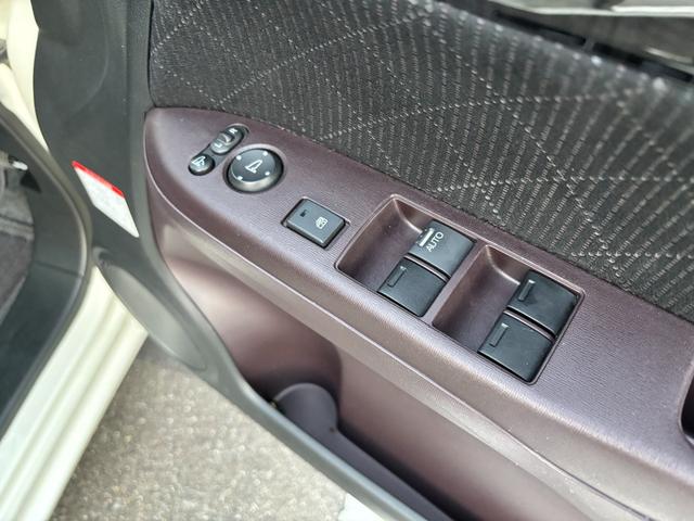 Ｎ－ＯＮＥ プレミアム　ツアラー・Ｌパッケージ　禁煙車　ターボ　純正ＤＡ　ＨＤＭＩ・ＵＳＢ端子　Ｒカメラ　クルコン　ＥＴＣ　ＨＩＤ　Ｆｒフォグ　オートライト　スマートキー　プッシュスタート　革巻Ｈ　電格ミラー　純正マット・バイザー　純正１５ＡＷ（29枚目）