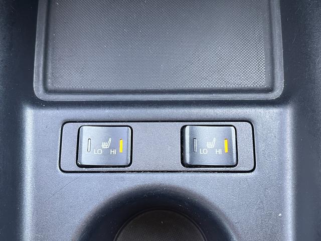 プリウス Ｓツーリングセレクション　禁煙　モデリスタフルエアロ　ＩＣＳ　純正９型ナビ　フルセグ　ＢＴ音楽　ステリモ　Ｒカメラ　ＥＴＣ　フル合皮　シートヒーター　ＴＳＳ　レーダークルコン　ＬＥＤヘッド＆フォグ　シートリフター　社外１８ＡＷ（14枚目）