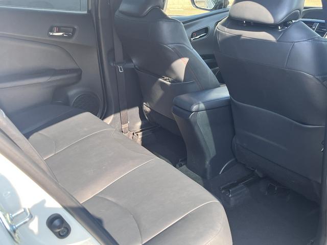 プリウス Ｓツーリングセレクション　禁煙　モデリスタフルエアロ　ＩＣＳ　純正９型ナビ　フルセグ　ＢＴ音楽　ステリモ　Ｒカメラ　ＥＴＣ　フル合皮　シートヒーター　ＴＳＳ　レーダークルコン　ＬＥＤヘッド＆フォグ　シートリフター　社外１８ＡＷ（16枚目）