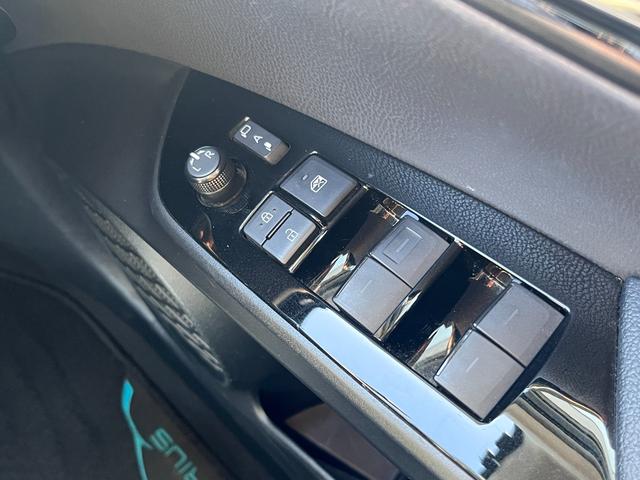 プリウス Ｓツーリングセレクション　禁煙　モデリスタフルエアロ　ＩＣＳ　純正９型ナビ　フルセグ　ＢＴ音楽　ステリモ　Ｒカメラ　ＥＴＣ　フル合皮　シートヒーター　ＴＳＳ　レーダークルコン　ＬＥＤヘッド＆フォグ　シートリフター　社外１８ＡＷ（29枚目）