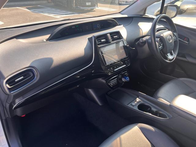 プリウス Ｓツーリングセレクション　禁煙　モデリスタフルエアロ　ＩＣＳ　純正９型ナビ　フルセグ　ＢＴ音楽　ステリモ　Ｒカメラ　ＥＴＣ　フル合皮　シートヒーター　ＴＳＳ　レーダークルコン　ＬＥＤヘッド＆フォグ　シートリフター　社外１８ＡＷ（38枚目）