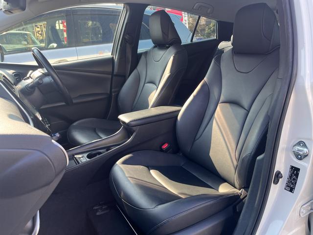 プリウス Ｓツーリングセレクション　禁煙　モデリスタフルエアロ　ＩＣＳ　純正９型ナビ　フルセグ　ＢＴ音楽　ステリモ　Ｒカメラ　ＥＴＣ　フル合皮　シートヒーター　ＴＳＳ　レーダークルコン　ＬＥＤヘッド＆フォグ　シートリフター　社外１８ＡＷ（40枚目）