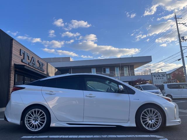 プリウス Ｓツーリングセレクション　禁煙　モデリスタフルエアロ　ＩＣＳ　純正９型ナビ　フルセグ　ＢＴ音楽　ステリモ　Ｒカメラ　ＥＴＣ　フル合皮　シートヒーター　ＴＳＳ　レーダークルコン　ＬＥＤヘッド＆フォグ　シートリフター　社外１８ＡＷ（59枚目）