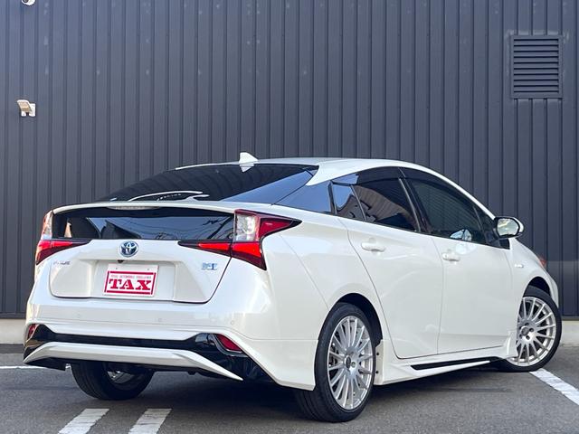 プリウス Ｓツーリングセレクション　禁煙　モデリスタフルエアロ　ＩＣＳ　純正９型ナビ　フルセグ　ＢＴ音楽　ステリモ　Ｒカメラ　ＥＴＣ　フル合皮　シートヒーター　ＴＳＳ　レーダークルコン　ＬＥＤヘッド＆フォグ　シートリフター　社外１８ＡＷ（62枚目）