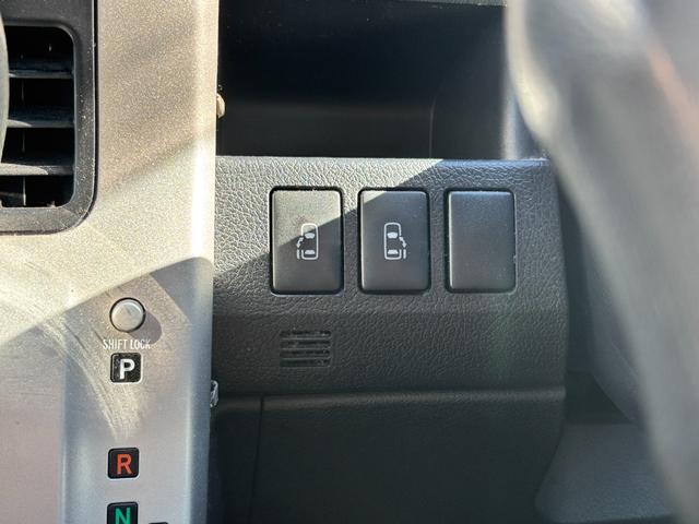 ヴォクシー Ｘ　Ｌエディション　禁煙車　両側パワスラ　スマートキー　プッシュスタート　純正ＳＤナビ　フルセグ　バックカメラ　ＢＴ音楽　ＥＴＣ　ステリモ　３６０度ドラレコ　ＨＩＤヘッドライト　オートライト　シートリフター　アームレスト（8枚目）