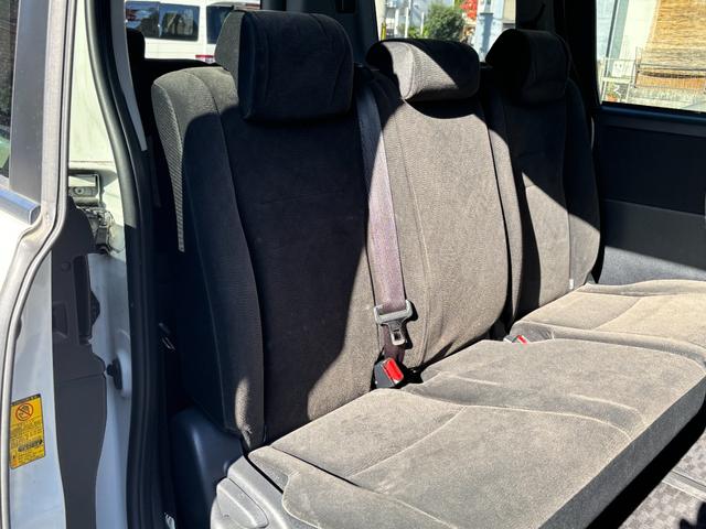 ヴォクシー Ｘ　Ｌエディション　禁煙車　両側パワスラ　スマートキー　プッシュスタート　純正ＳＤナビ　フルセグ　バックカメラ　ＢＴ音楽　ＥＴＣ　ステリモ　３６０度ドラレコ　ＨＩＤヘッドライト　オートライト　シートリフター　アームレスト（13枚目）