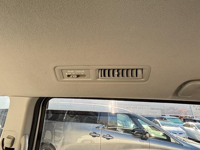 ヴォクシー Ｘ　Ｌエディション　禁煙車　両側パワスラ　スマートキー　プッシュスタート　純正ＳＤナビ　フルセグ　バックカメラ　ＢＴ音楽　ＥＴＣ　ステリモ　３６０度ドラレコ　ＨＩＤヘッドライト　オートライト　シートリフター　アームレスト（15枚目）