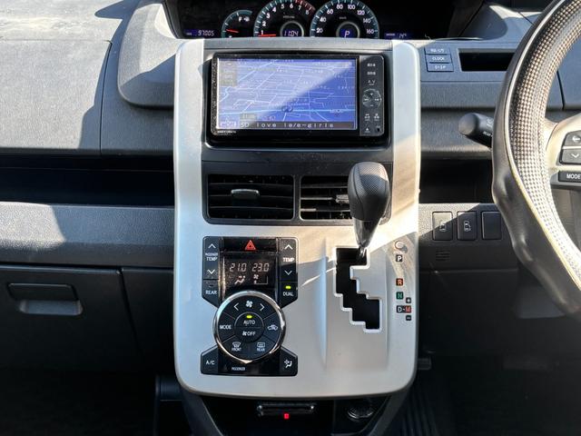 ヴォクシー Ｘ　Ｌエディション　禁煙車　両側パワスラ　スマートキー　プッシュスタート　純正ＳＤナビ　フルセグ　バックカメラ　ＢＴ音楽　ＥＴＣ　ステリモ　３６０度ドラレコ　ＨＩＤヘッドライト　オートライト　シートリフター　アームレスト（17枚目）