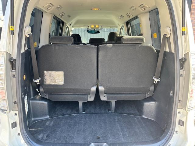 ヴォクシー Ｘ　Ｌエディション　禁煙車　両側パワスラ　スマートキー　プッシュスタート　純正ＳＤナビ　フルセグ　バックカメラ　ＢＴ音楽　ＥＴＣ　ステリモ　３６０度ドラレコ　ＨＩＤヘッドライト　オートライト　シートリフター　アームレスト（30枚目）