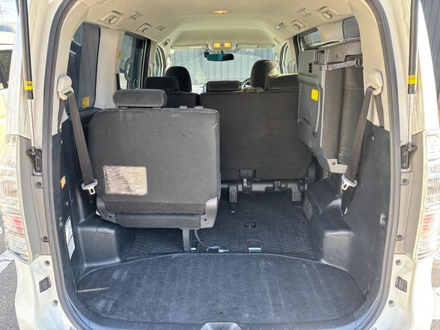 ヴォクシー Ｘ　Ｌエディション　禁煙車　両側パワスラ　スマートキー　プッシュスタート　純正ＳＤナビ　フルセグ　バックカメラ　ＢＴ音楽　ＥＴＣ　ステリモ　３６０度ドラレコ　ＨＩＤヘッドライト　オートライト　シートリフター　アームレスト（31枚目）
