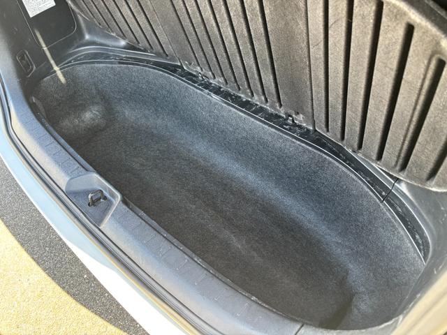 ヴォクシー Ｘ　Ｌエディション　禁煙車　両側パワスラ　スマートキー　プッシュスタート　純正ＳＤナビ　フルセグ　バックカメラ　ＢＴ音楽　ＥＴＣ　ステリモ　３６０度ドラレコ　ＨＩＤヘッドライト　オートライト　シートリフター　アームレスト（34枚目）