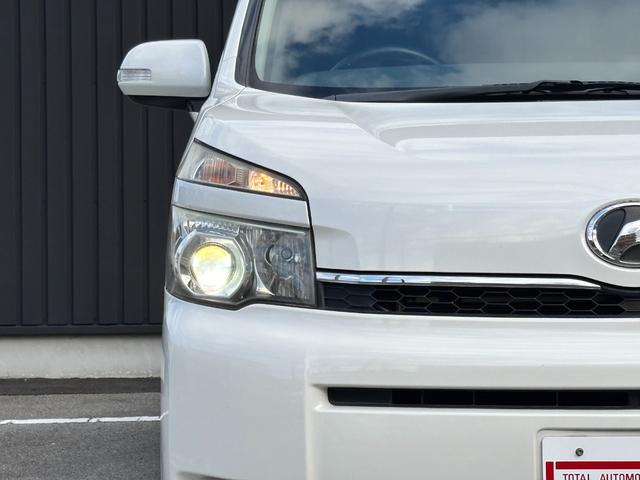 ヴォクシー Ｘ　Ｌエディション　禁煙車　両側パワスラ　スマートキー　プッシュスタート　純正ＳＤナビ　フルセグ　バックカメラ　ＢＴ音楽　ＥＴＣ　ステリモ　３６０度ドラレコ　ＨＩＤヘッドライト　オートライト　シートリフター　アームレスト（43枚目）