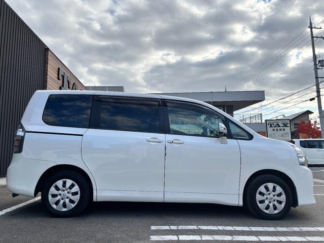 ヴォクシー Ｘ　Ｌエディション　禁煙車　両側パワスラ　スマートキー　プッシュスタート　純正ＳＤナビ　フルセグ　バックカメラ　ＢＴ音楽　ＥＴＣ　ステリモ　３６０度ドラレコ　ＨＩＤヘッドライト　オートライト　シートリフター　アームレスト（57枚目）