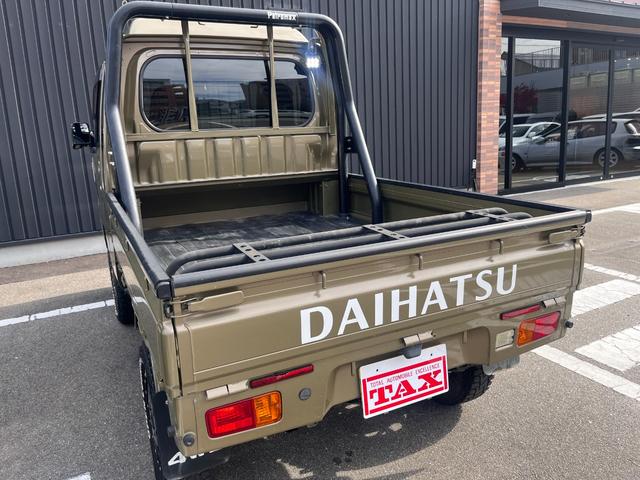 ハイゼットトラック ジャンボ　禁煙車　パートタイム４ＷＤ　ＳＡＭＵＲＡＩＰＩＣＫリフトアップ（２インチ）　１４ＡＷ　オープンカントリーＲ／Ｔホワイトレター　アオリゲート　荷台ロールバー　ＬＥＤヘッド＆フォグ　オートライト　キーレス（16枚目）