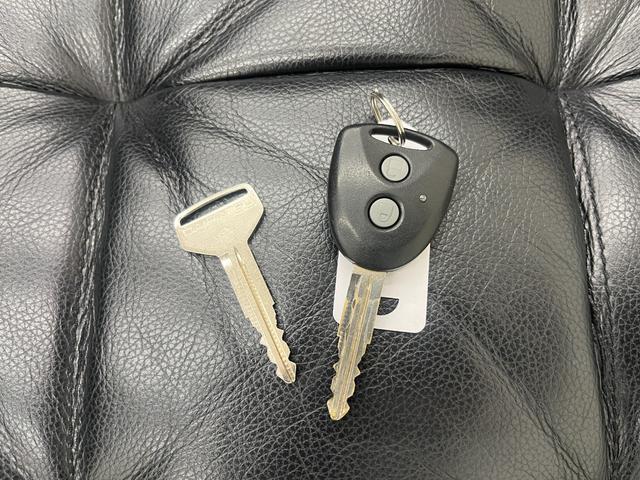 ハイゼットトラック ジャンボ　禁煙車　パートタイム４ＷＤ　ＳＡＭＵＲＡＩＰＩＣＫリフトアップ（２インチ）　１４ＡＷ　オープンカントリーＲ／Ｔホワイトレター　アオリゲート　荷台ロールバー　ＬＥＤヘッド＆フォグ　オートライト　キーレス（26枚目）