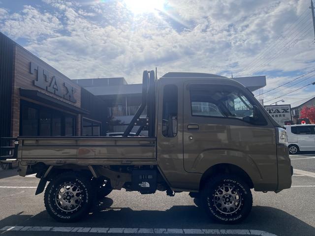 ハイゼットトラック ジャンボ　禁煙車　パートタイム４ＷＤ　ＳＡＭＵＲＡＩＰＩＣＫリフトアップ（２インチ）　１４ＡＷ　オープンカントリーＲ／Ｔホワイトレター　アオリゲート　荷台ロールバー　ＬＥＤヘッド＆フォグ　オートライト　キーレス（40枚目）