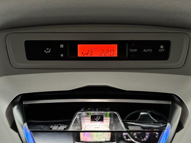 エスクァイア ハイブリッドＧｉ　禁煙車　ＴＲＤフルエアロ　アルパイン１０型ナビ・フリップダウンＭ　両パワ　フル合皮シート　シートヒーター　リヤオートエアコン　３６０度ドラレコ　ワイヤレス充電　フルセグＴＶ　ＢＴ音楽　ＬＥＤ　純正ＡＷ（15枚目）