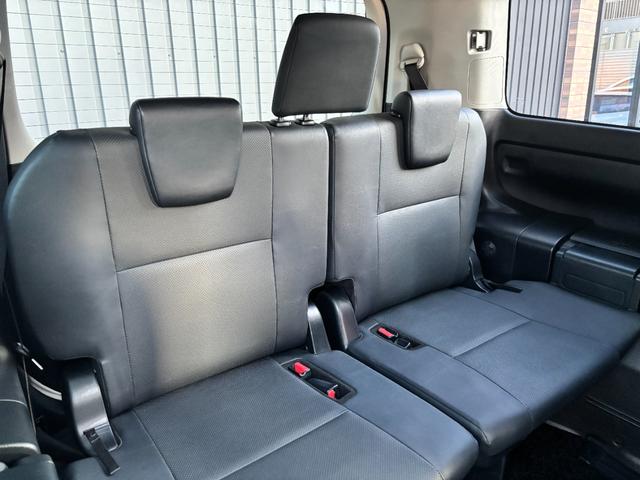 エスクァイア ハイブリッドＧｉ　禁煙車　ＴＲＤフルエアロ　アルパイン１０型ナビ・フリップダウンＭ　両パワ　フル合皮シート　シートヒーター　リヤオートエアコン　３６０度ドラレコ　ワイヤレス充電　フルセグＴＶ　ＢＴ音楽　ＬＥＤ　純正ＡＷ（16枚目）