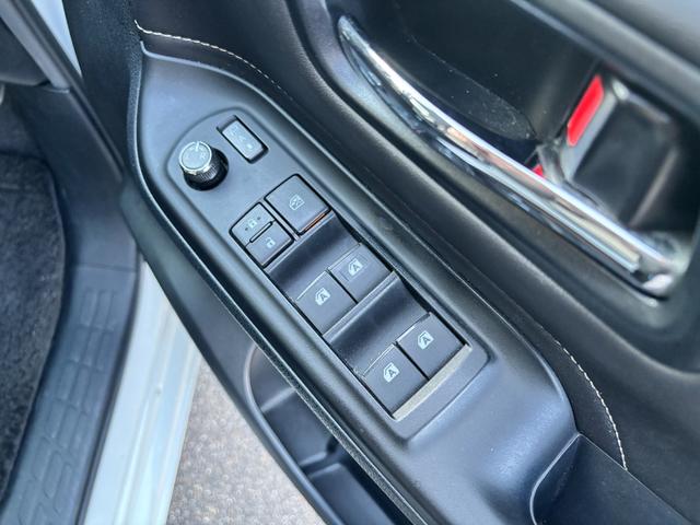 エスクァイア ハイブリッドＧｉ　禁煙車　ＴＲＤフルエアロ　アルパイン１０型ナビ・フリップダウンＭ　両パワ　フル合皮シート　シートヒーター　リヤオートエアコン　３６０度ドラレコ　ワイヤレス充電　フルセグＴＶ　ＢＴ音楽　ＬＥＤ　純正ＡＷ（31枚目）