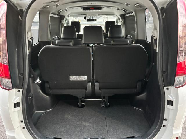 エスクァイア ハイブリッドＧｉ　禁煙車　ＴＲＤフルエアロ　アルパイン１０型ナビ・フリップダウンＭ　両パワ　フル合皮シート　シートヒーター　リヤオートエアコン　３６０度ドラレコ　ワイヤレス充電　フルセグＴＶ　ＢＴ音楽　ＬＥＤ　純正ＡＷ（32枚目）